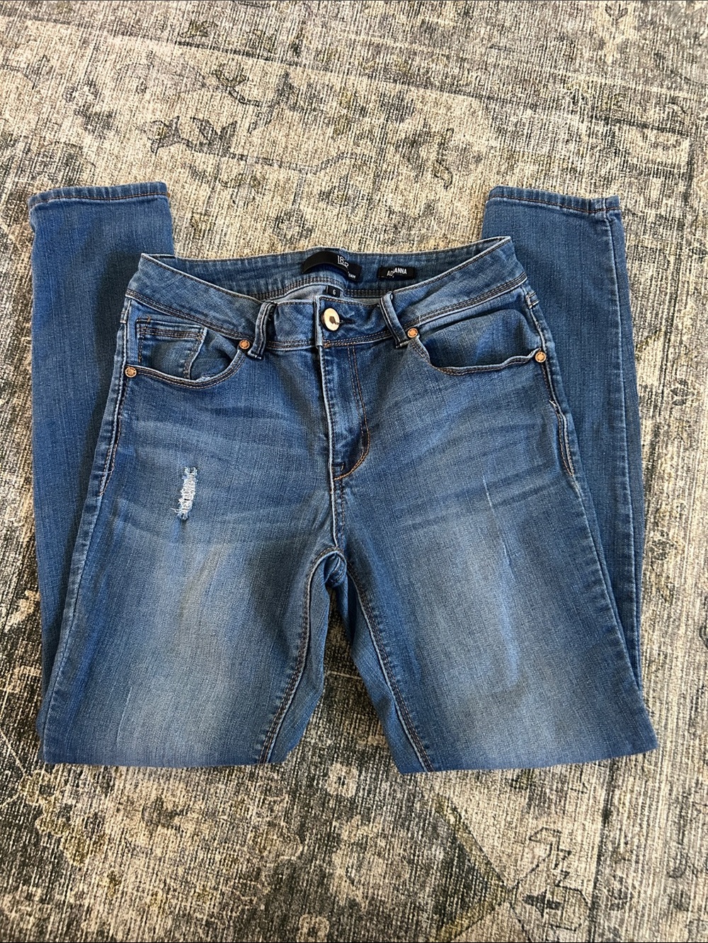 1822 Women’s Mid-Rise Skinny Jeans
